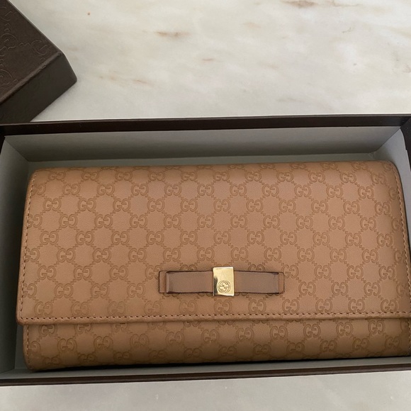 Gucci Handbags - Gucci Guccisima Tan Wallet